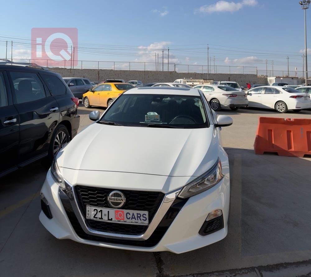 نيسان ألتيما